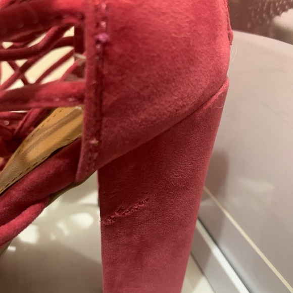 Plum Knotted Block Heels fit a 7.5 - Picture 4 of 7